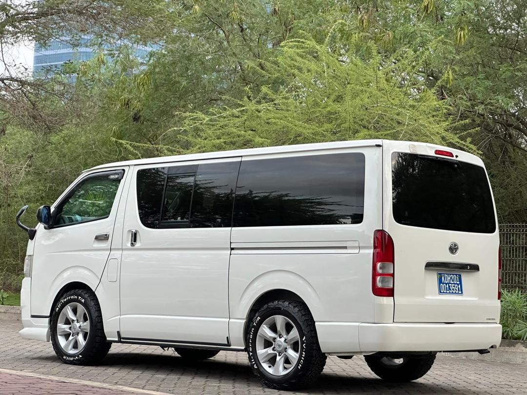 HIACE VAN thumbnail 3